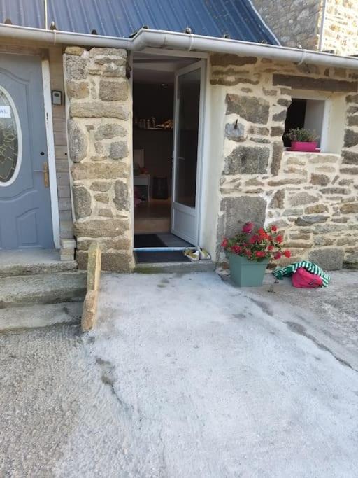 Gite Kerlosvezan, A La Campagne, Proche Mer Lampaul-Ploudalmézeau Exterior photo